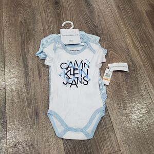 NEW Baby Calvin Klein Jeans One Pieces Size 12M Blue and White Onesie Set 4 Pcs